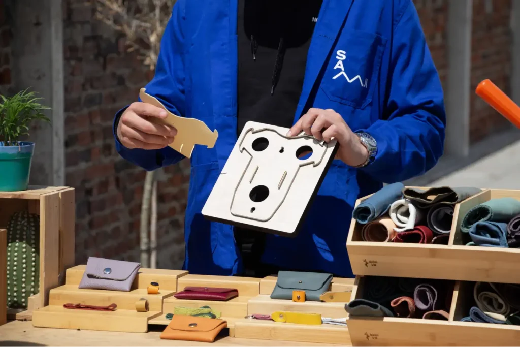 image-demonstration-patronage-atelier-recyclage-cuir